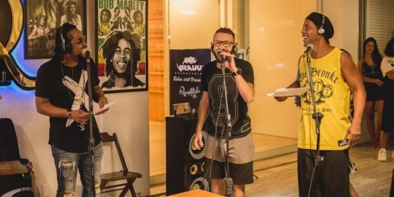 Ronaldinho Gaúcho lança nova música de samba com participação de Xande de Pilares